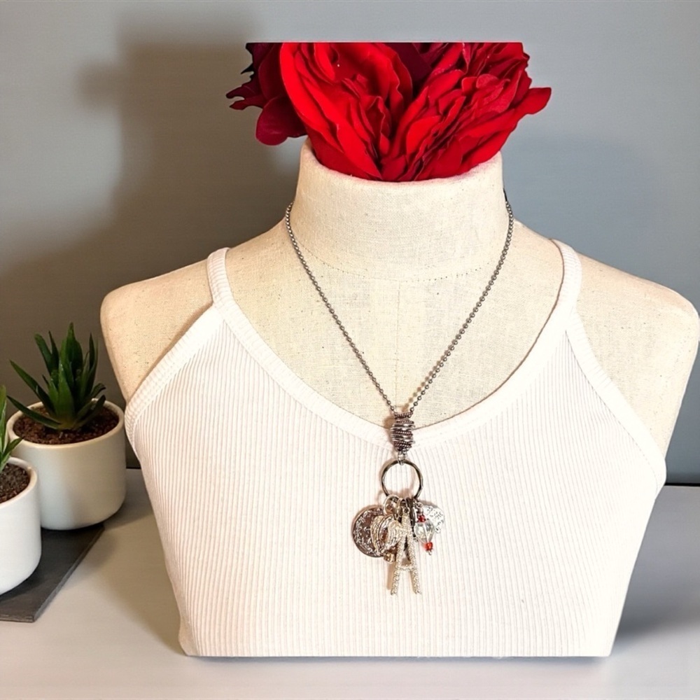 Spiritual and faith. Angel charms assemblage necklace. - Picture 6 of 17